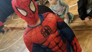 Prezentacja stroju spiderman'a.