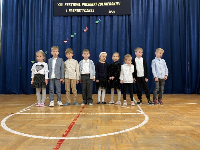 Dzieci z oddziału przedszkolnego podczas występu